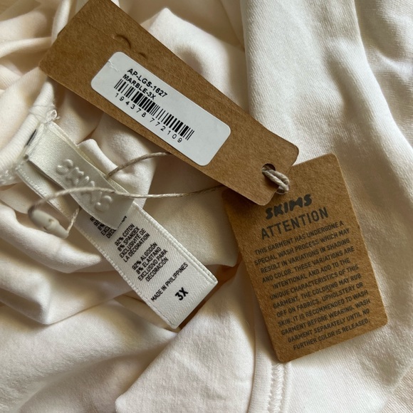Skims Vintage long sleeve top in marble - Picture 5 of 5